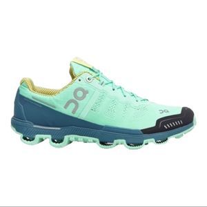 On Cloudventure Trail Running Shoes in Mint Size 6/37